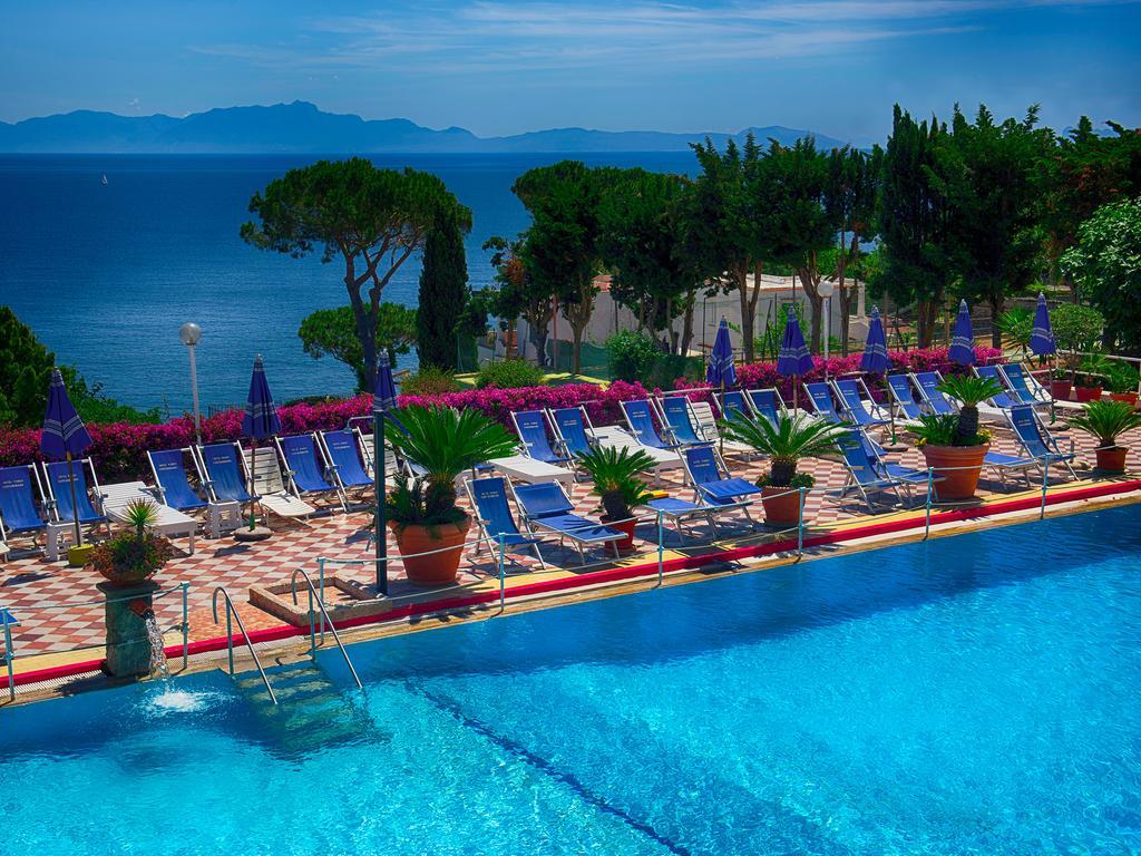 Hotel Parco Cartaromana อีสเกีย ภายนอก รูปภาพ