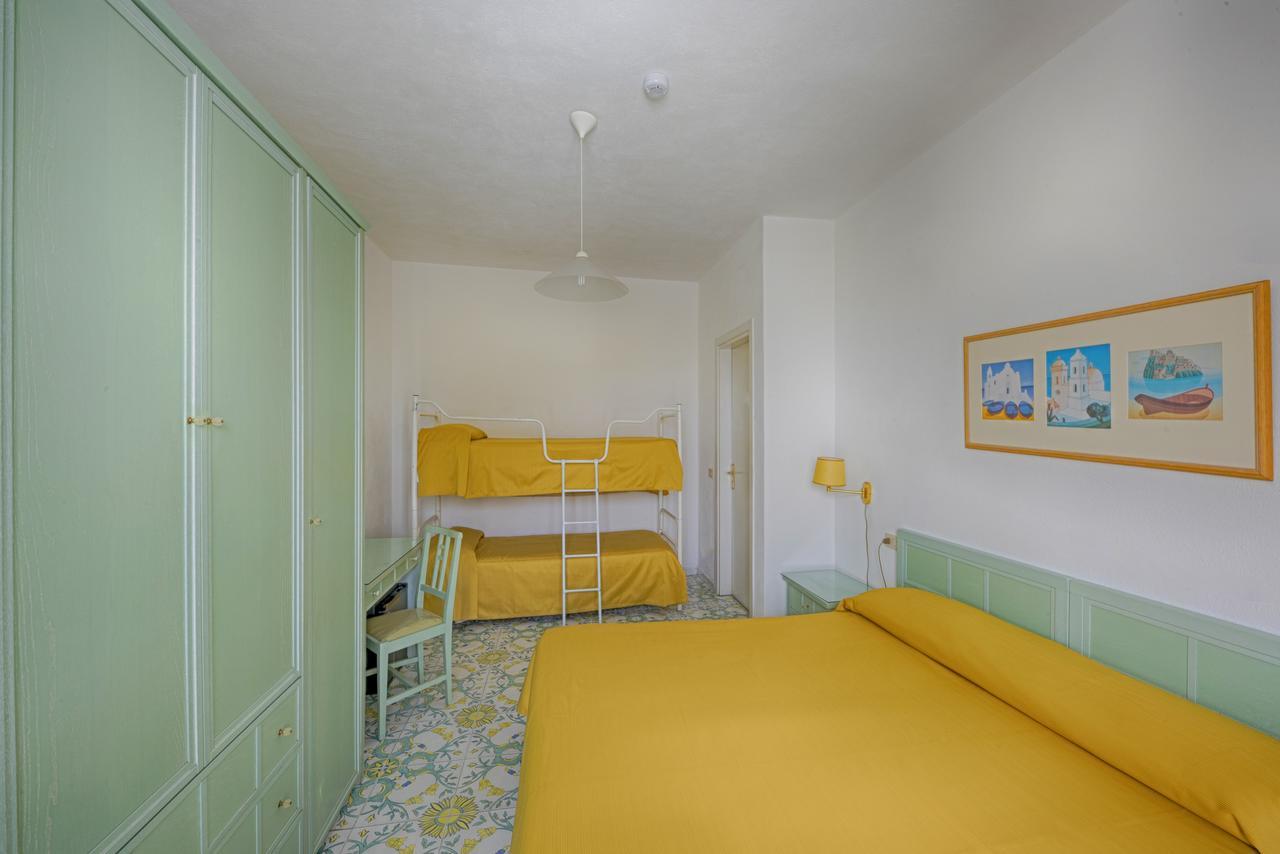 Hotel Parco Cartaromana อีสเกีย ภายนอก รูปภาพ